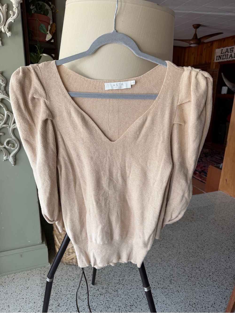ASTR Neutral Beige V-Neck Puff Sleeve Sweater